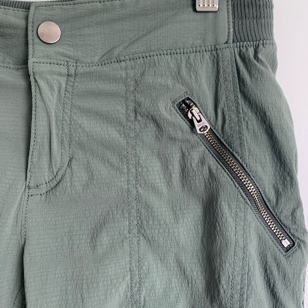 Athleta Trekkie Joggers, green, size 6